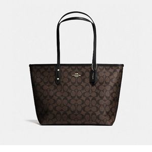 Coach Signature City Zip tote